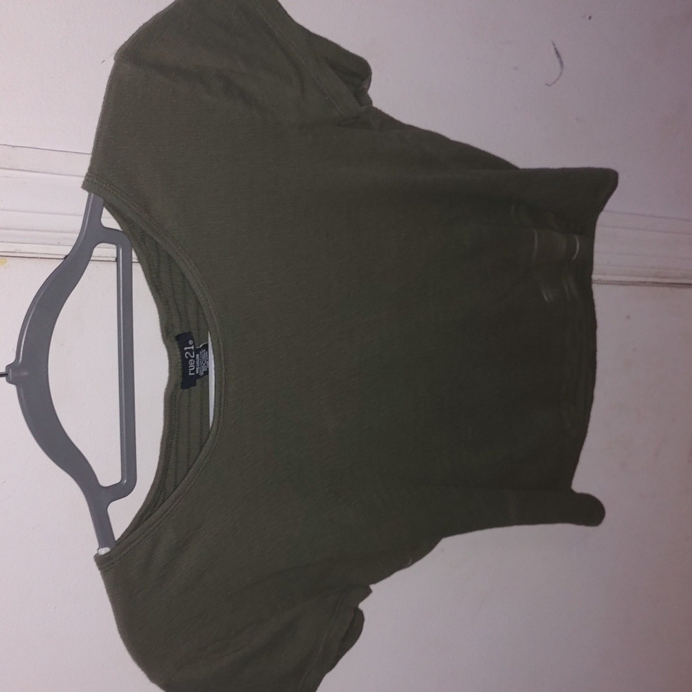 Rue 21 medium 60% cotton 40% polyester